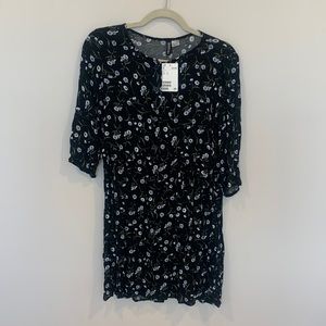 Divided H&M Black with Blue and White Flower Dress Button Up 1/2 Sleeve Size 4